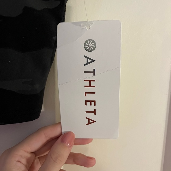 NWT Athleta Conscious Crop Printed - Picture 3 of 6